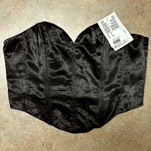 Never worn, tag still on H&M shirt size small